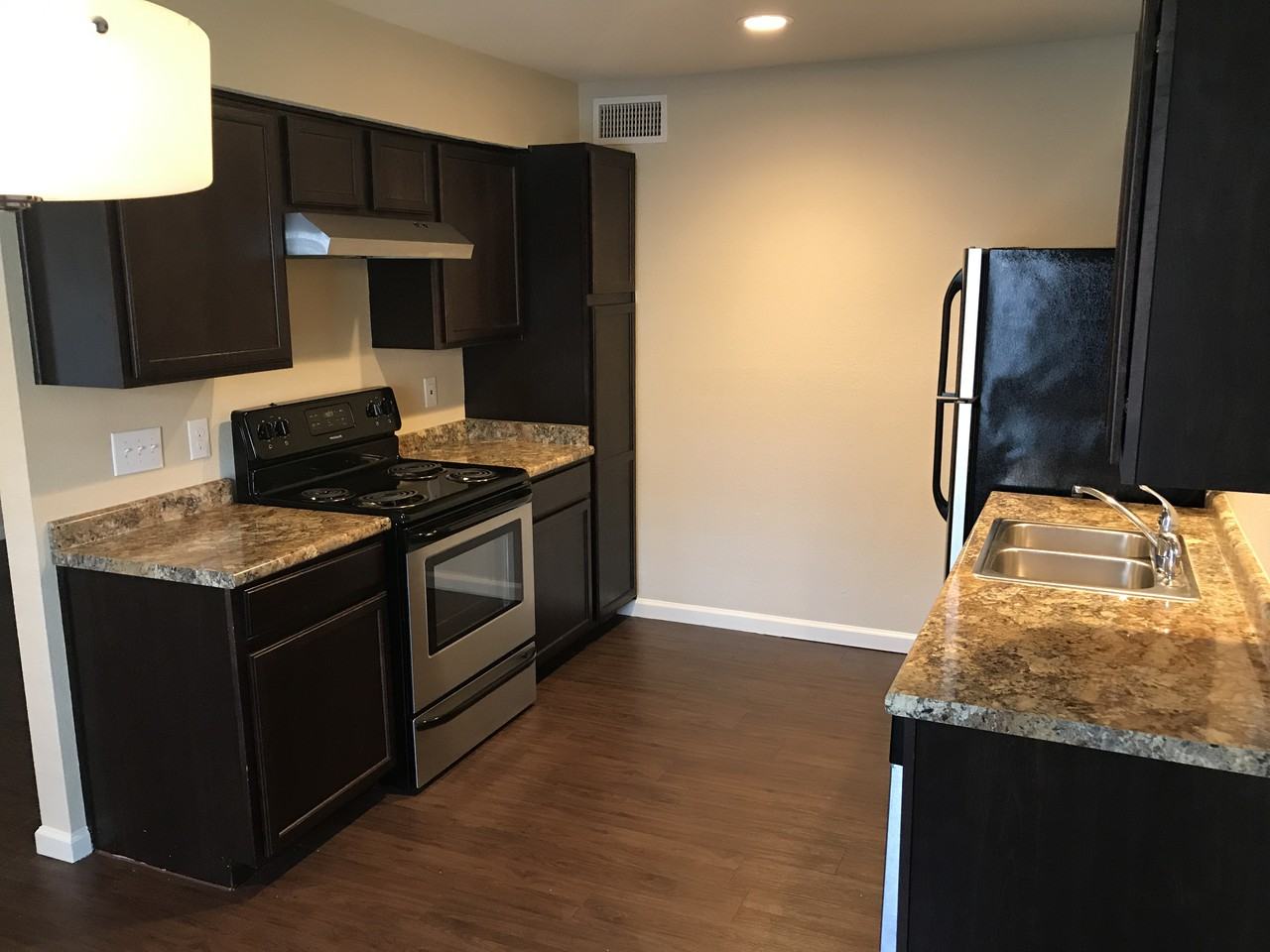 Parkwood North Condos - Photo 3 of 5