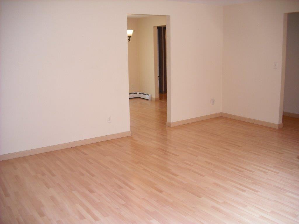 2558 Woodridge Ln - Photo 3 of 21