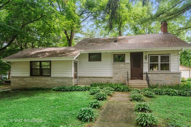 28W456 Batavia Rd - Photo 2 of 18