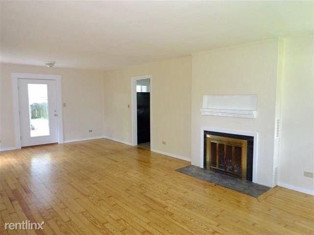 908 Rosser Ln - Photo 3 of 10