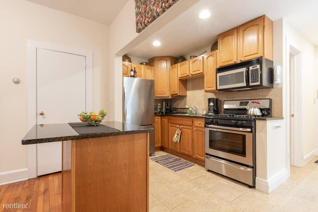1409 16th St - Photo 3 of 12
