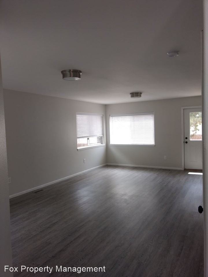 203 Welch Dr - Photo 3 of 36