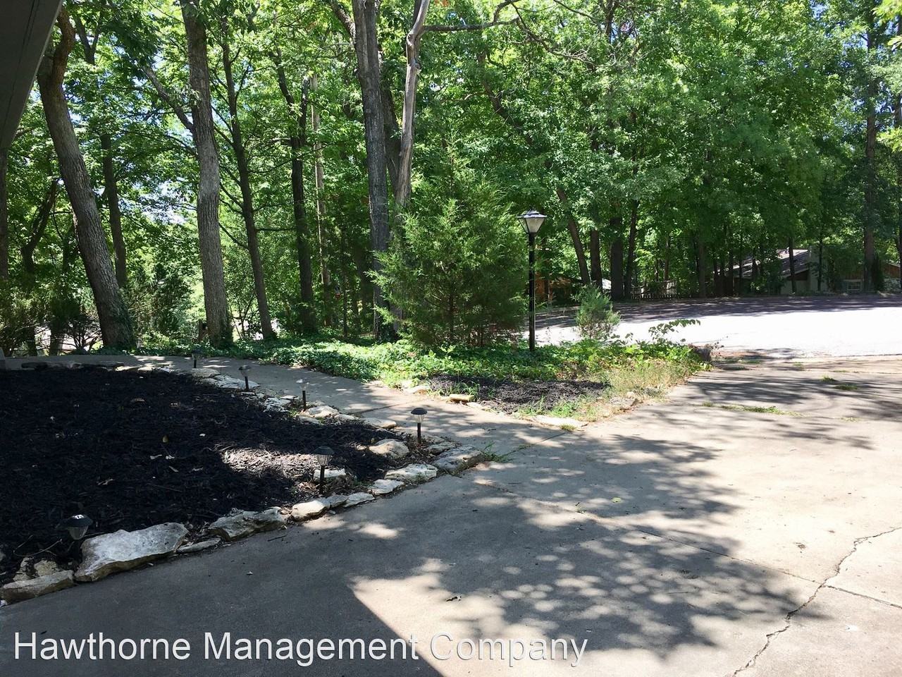 1106 Maplewood Dr - Photo 2 of 6