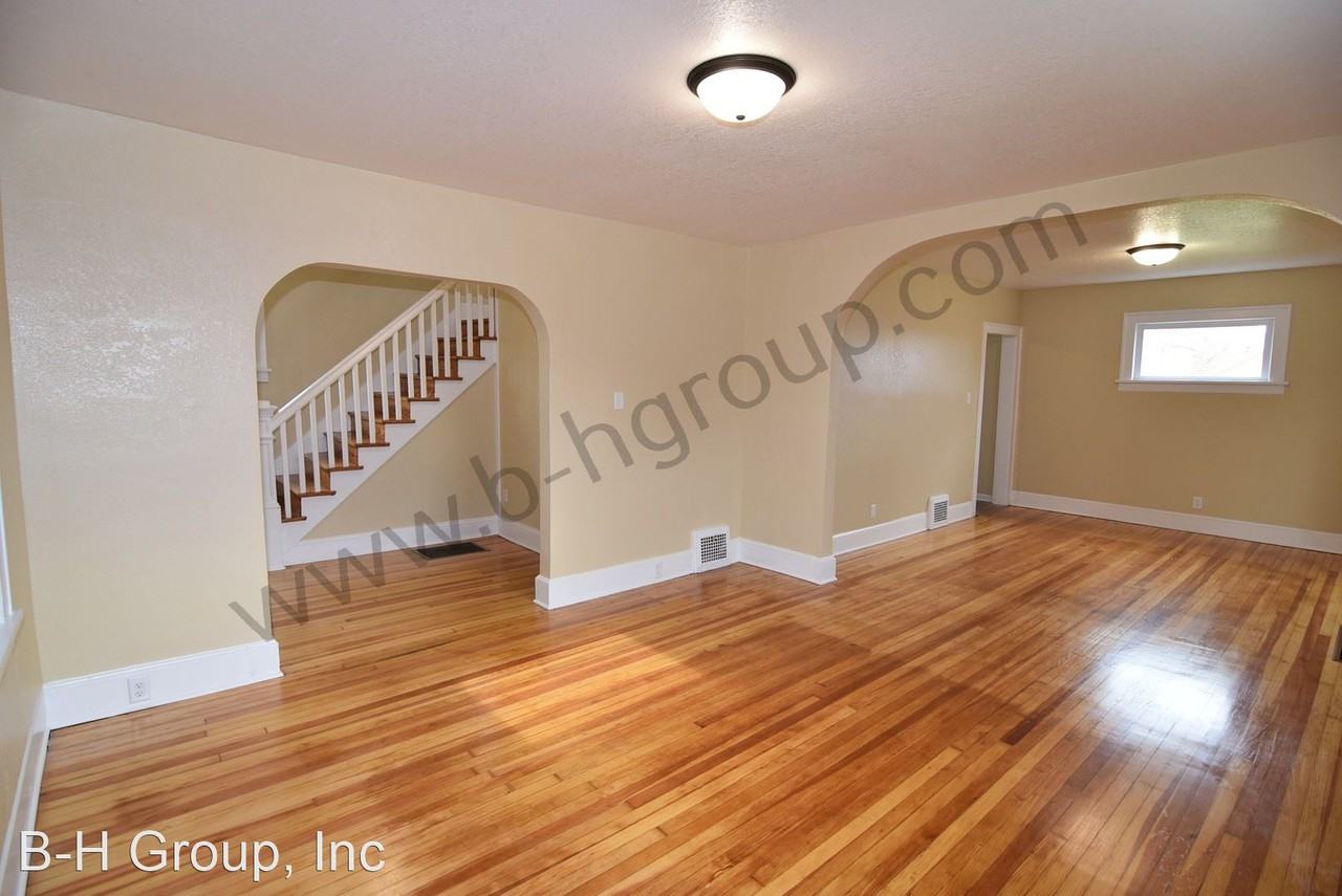 7013 14th Ave - Photo 2 of 33