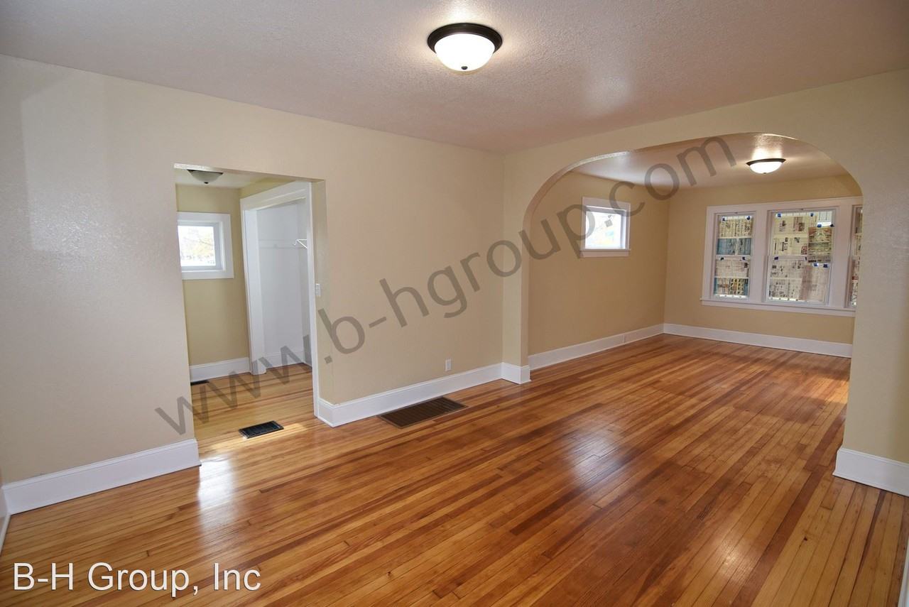 7013 14th Ave - Photo 3 of 33