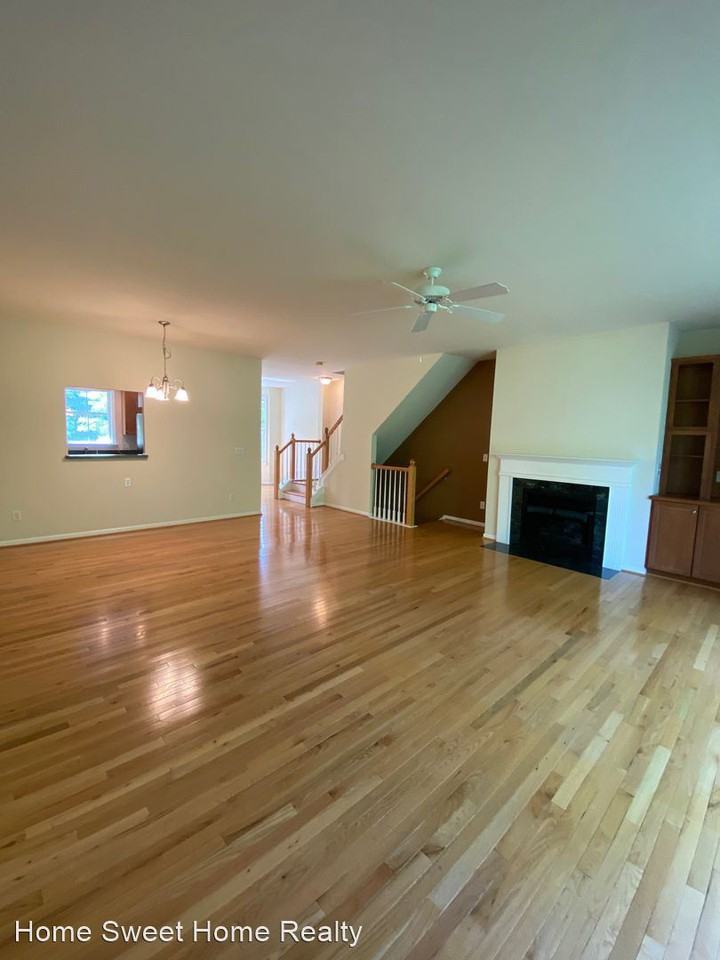 104-D Melbourne Park - Photo 2 of 28