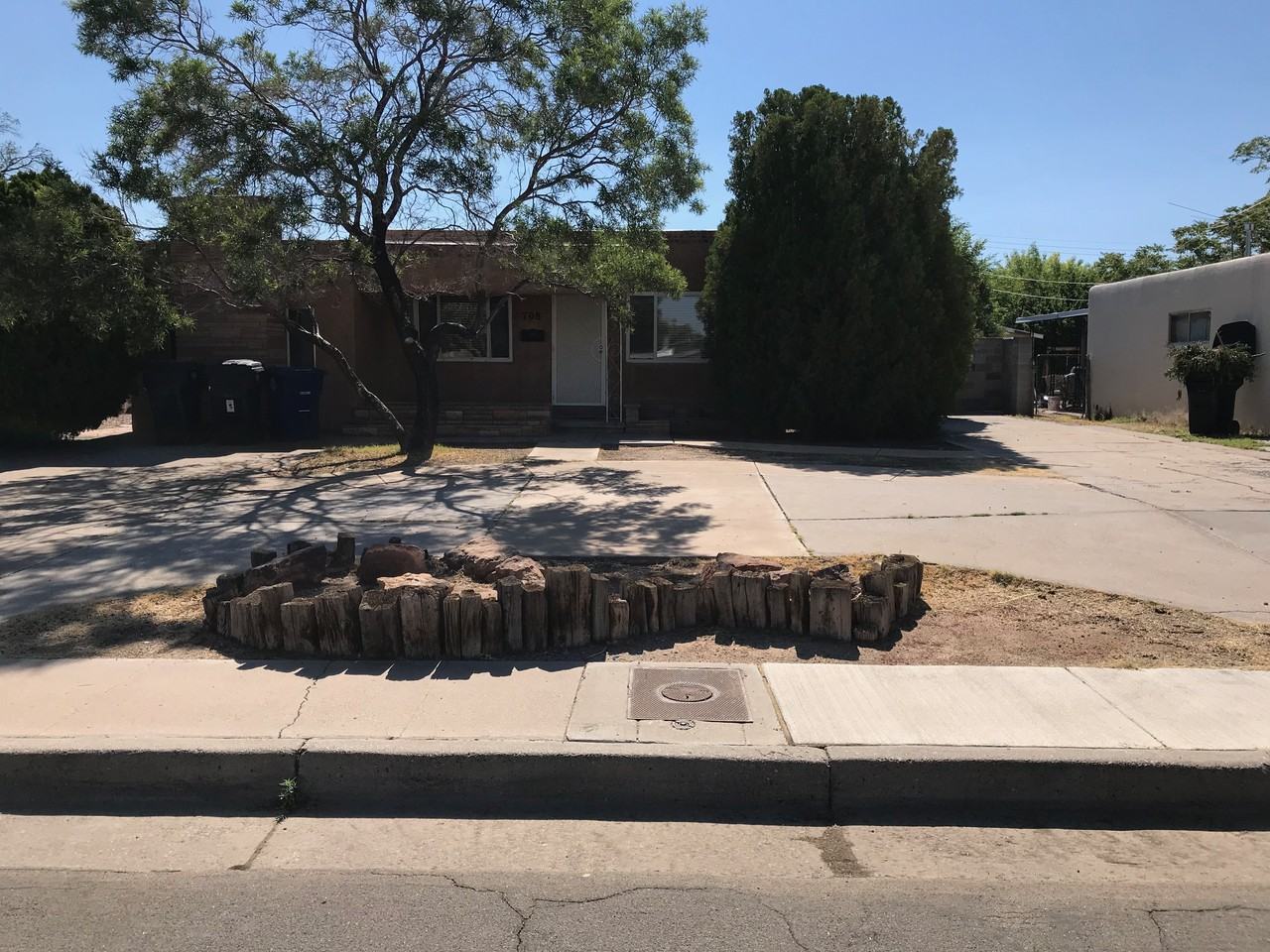 708 Georgia St Se - Photo 3 of 25