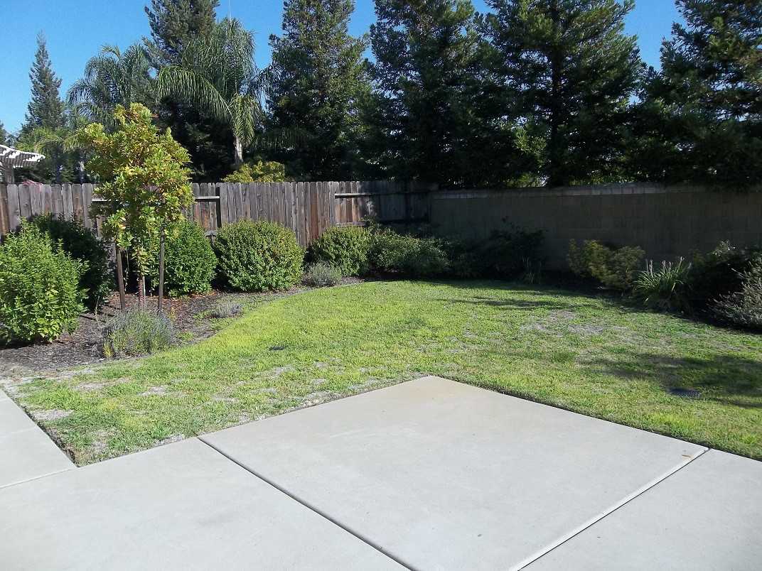 3048 Grasmere Cir - Photo 2 of 21