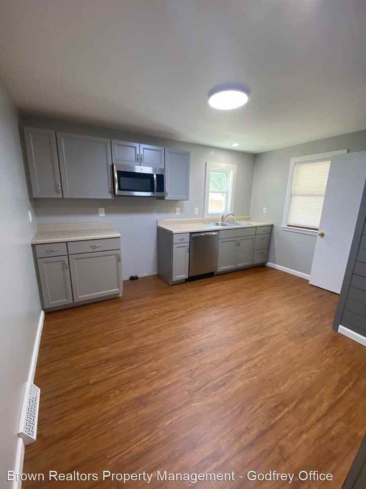 515 Lincoln Ave - Photo 3 of 9