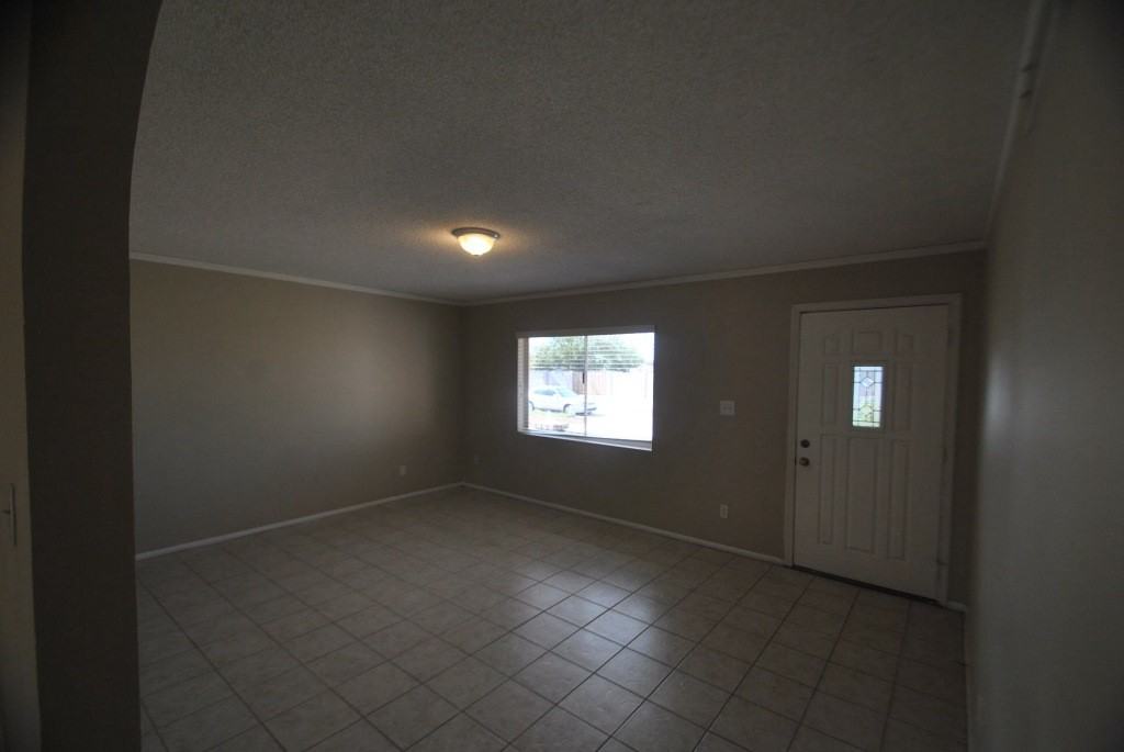 4435 N 81st Dr - Photo 3 of 13