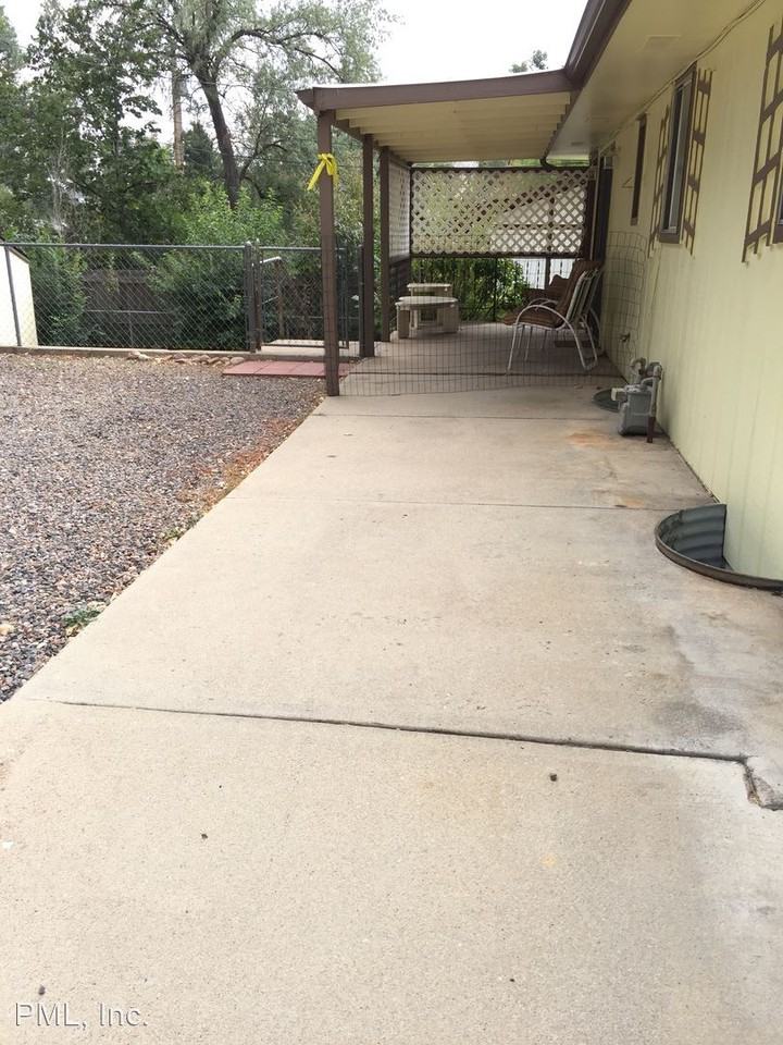 622 3rd Ave - Photo 2 of 5