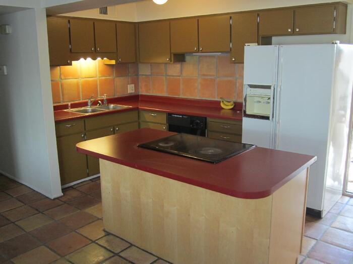 3009 S Clementine Dr - Photo 2 of 7