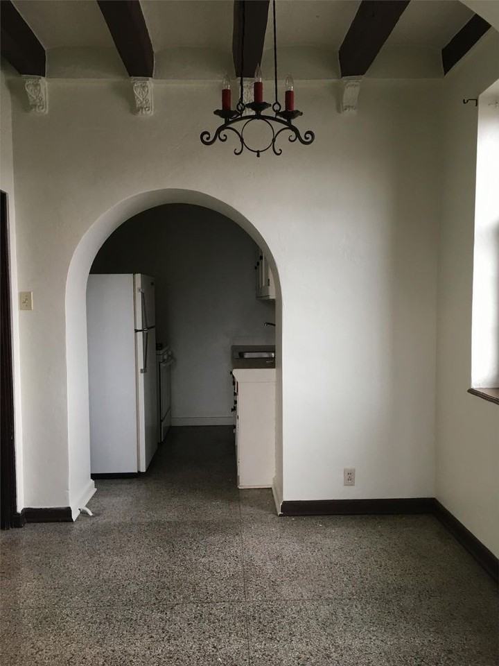 425 S Monroe Ave - 1f - Photo 3 of 12