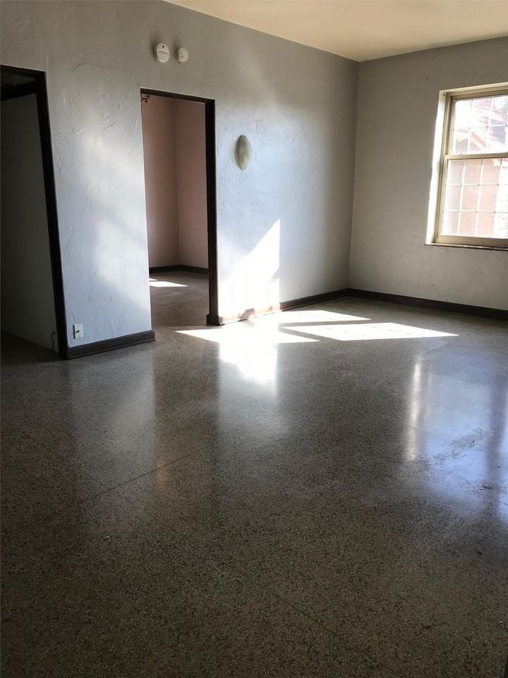 425 425 S Monroe Ave - 3d - Photo 3 of 11