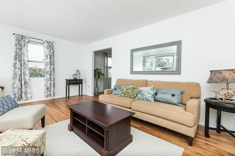 905 Arran Rd - Photo 3 of 17