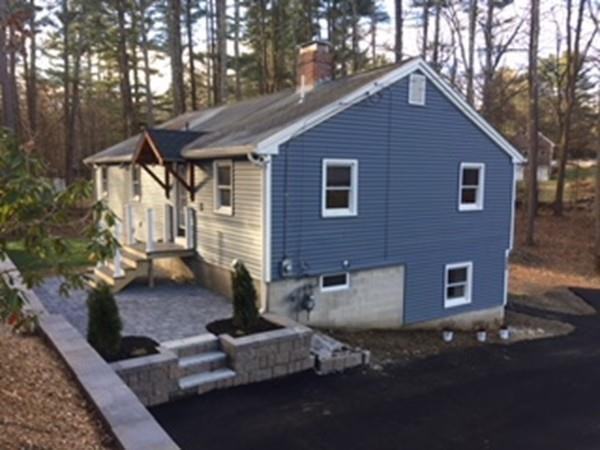 348 Pleasant St - Photo 2 of 17