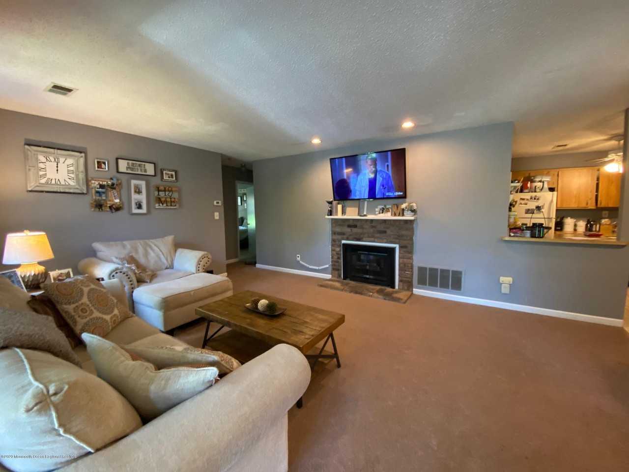 46 Frontier Way - Photo 2 of 9