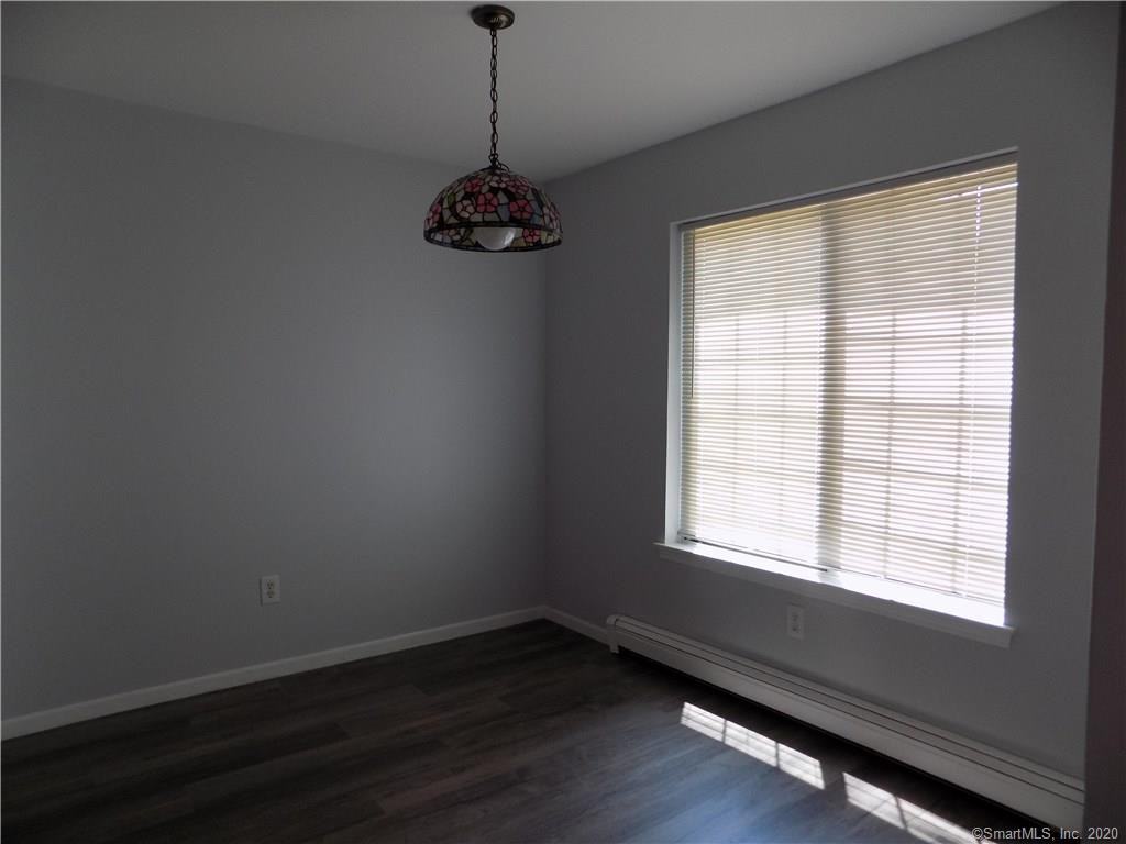 25 Canterbury Ct - Photo 3 of 14