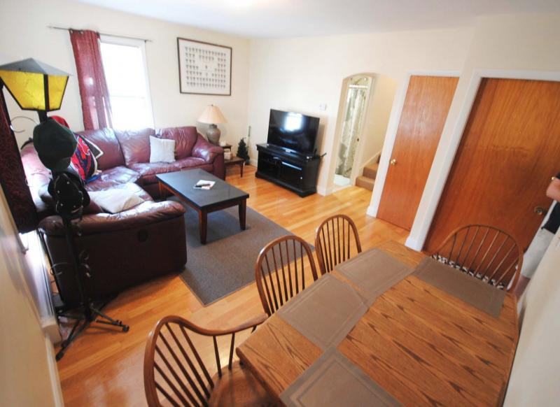 59 Waverly St 2 - Photo 3 of 28