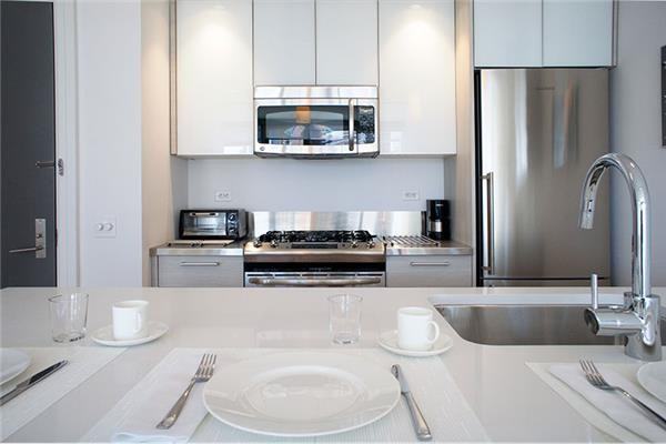 550 W 54th St - Photo 3 of 4