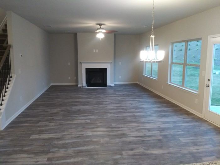 2400 Bear Mountain St - Photo 3 of 8