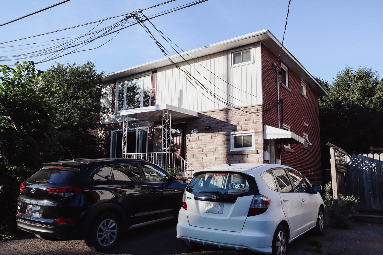 293 Breezehill Avenue South 1, Ottawa, ON K1Y 3T7 1 Bedroom