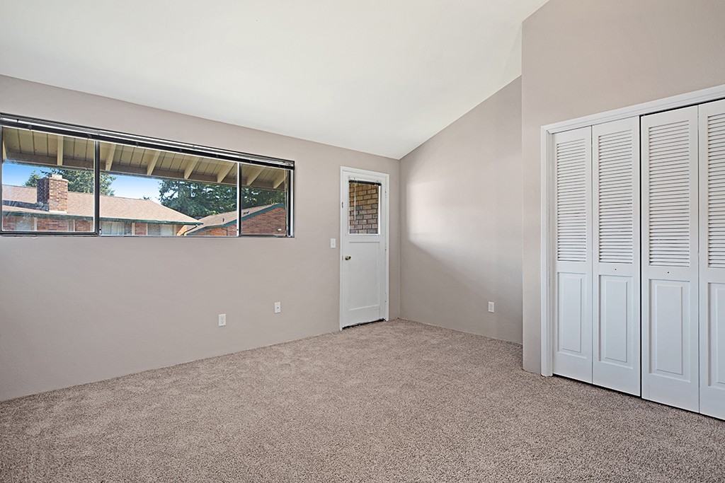 Tanglewilde Townhomes - Photo 2 of 8