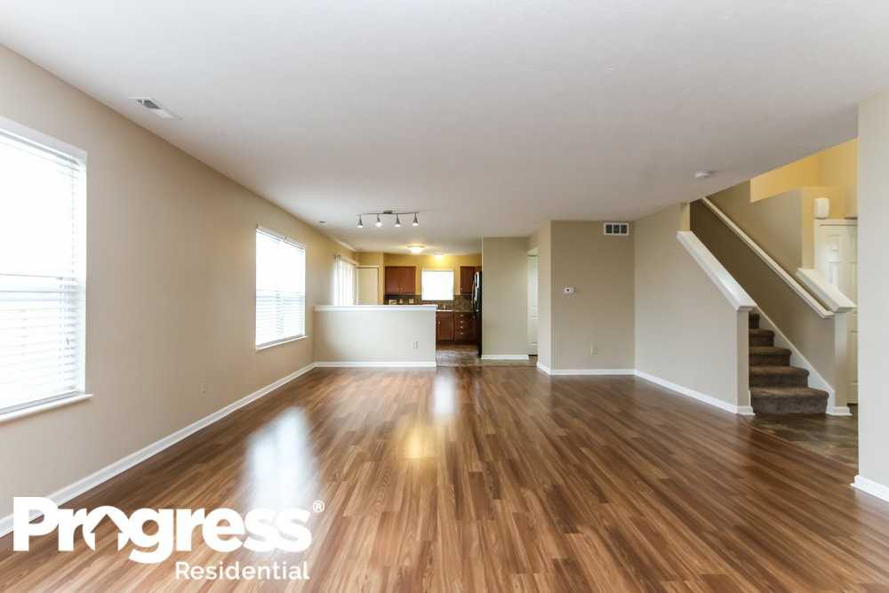 1220 Oak Hill Ln - Photo 3 of 20