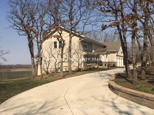 2800 W 160th Ter - Photo 2 of 19