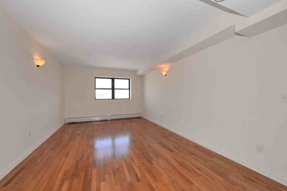 12 Brooklyn Avenue - Photo 2 of 12