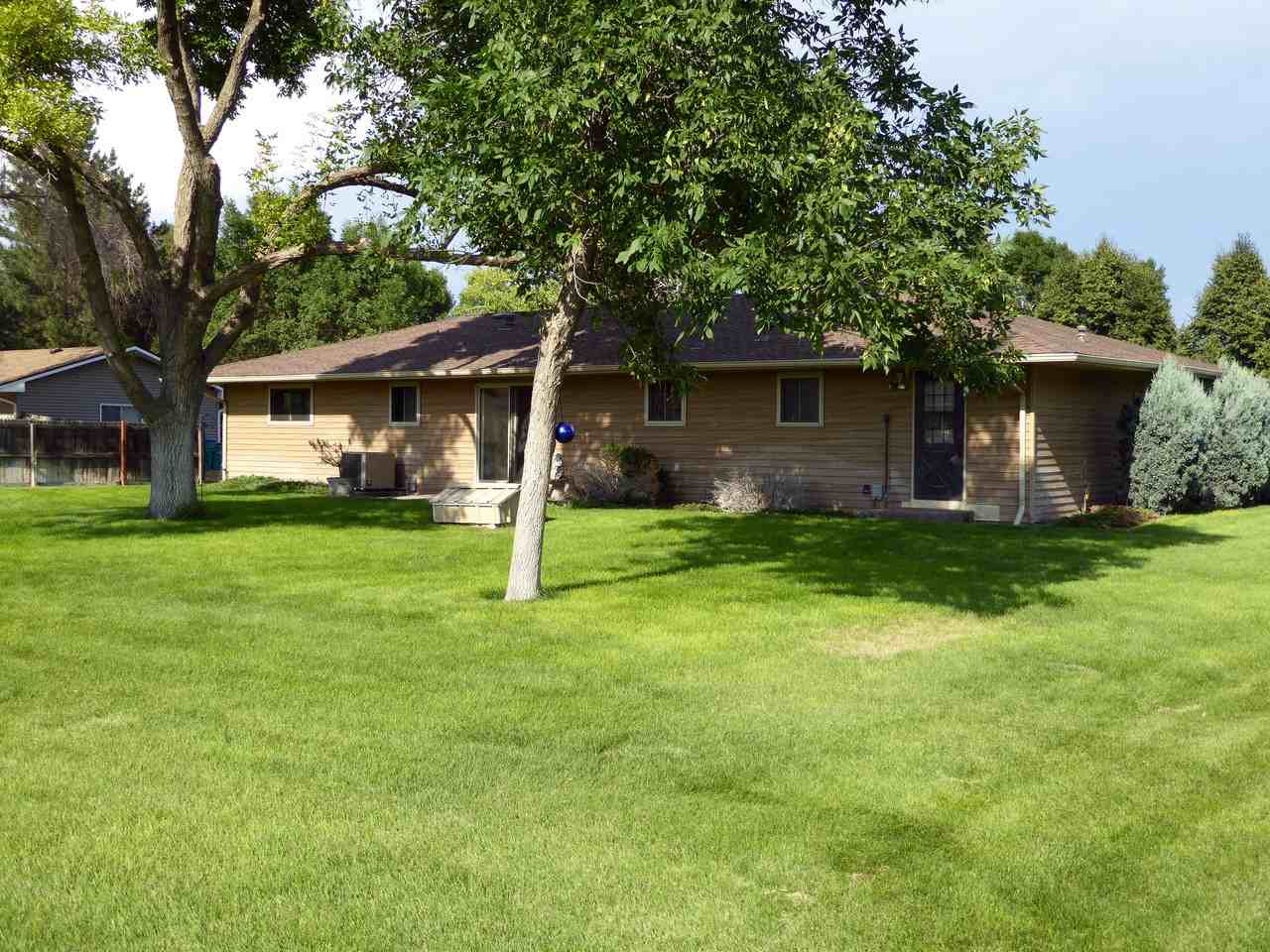 813 Sherry Dr - Photo 3 of 14