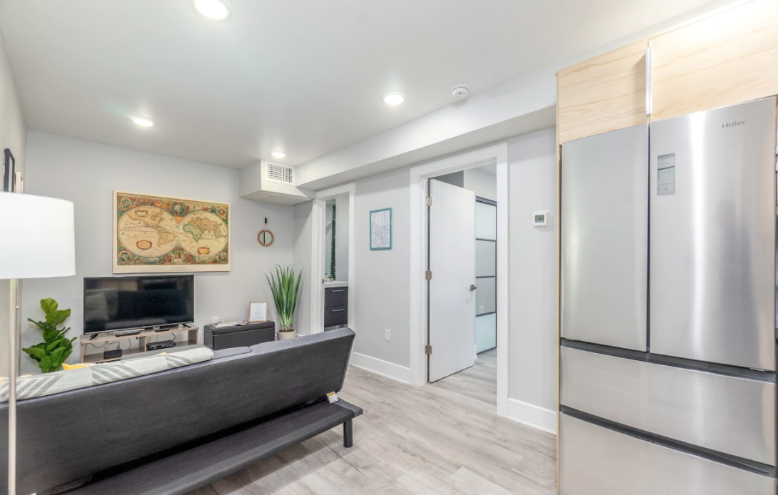 1415 Bennett Avenue - Photo 2 of 9