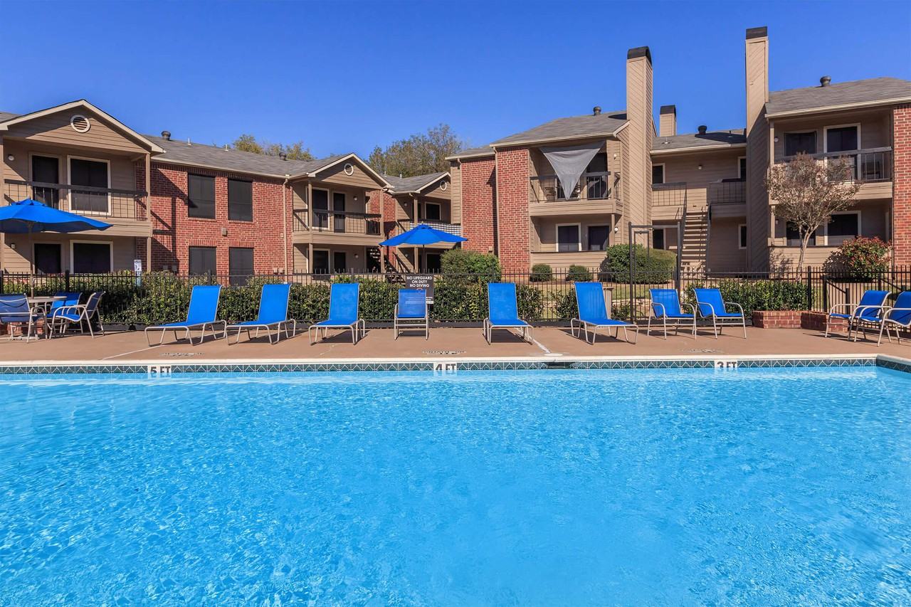 Stone Hollow Apartments - Photo 4 of 39