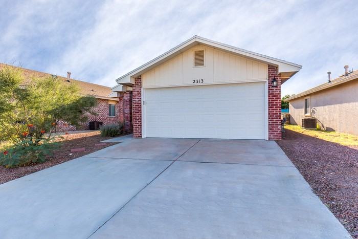 2313 Joshua Louis Dr - Photo 2 of 21