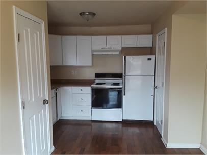 804 15th St - Photo 2 of 12