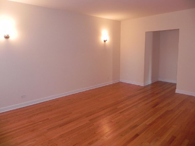 2043 West Berwyn - Photo 2 of 7