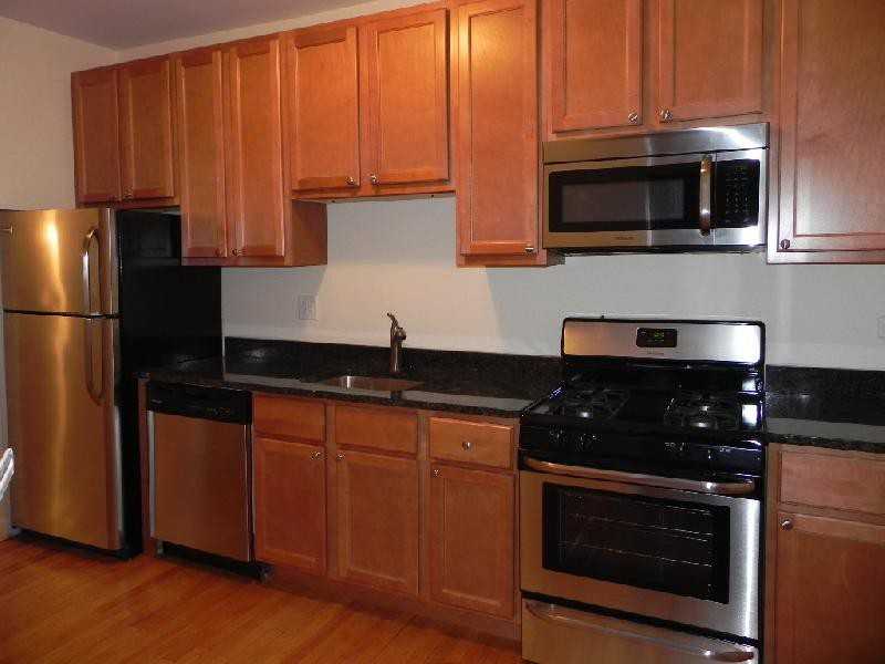 2043 West Berwyn - Photo 3 of 7