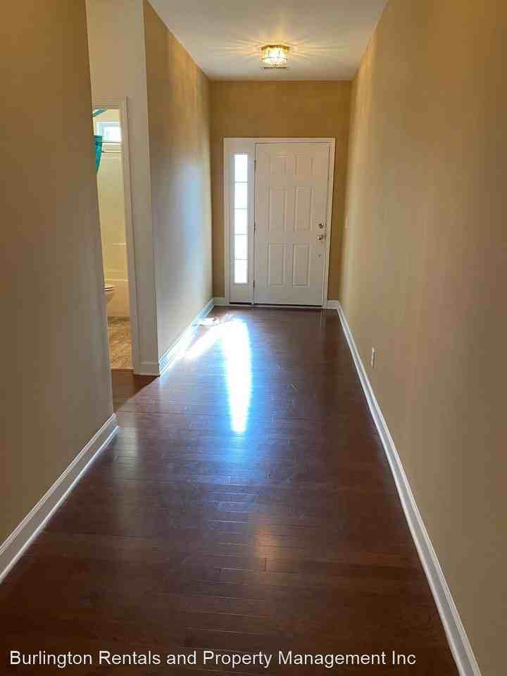 200 Redstone Dr - Photo 3 of 22