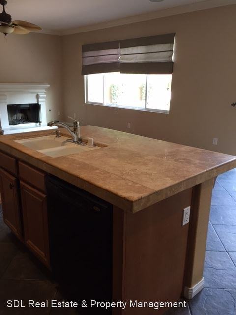 44968 Silver Rose St - Photo 3 of 31