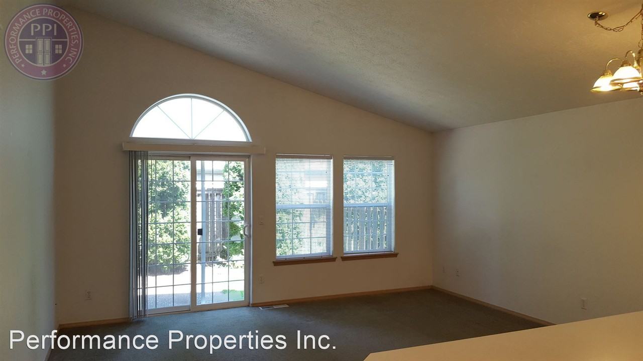 971 Sw 24th St - Photo 3 of 15