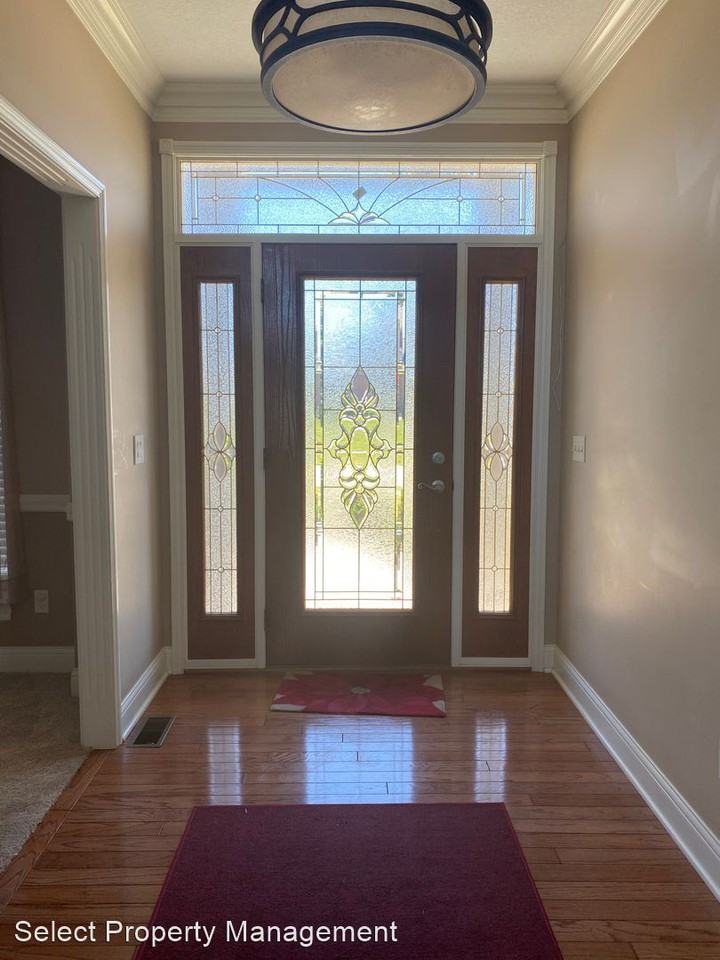 1903 Worthington Dr - Photo 2 of 35