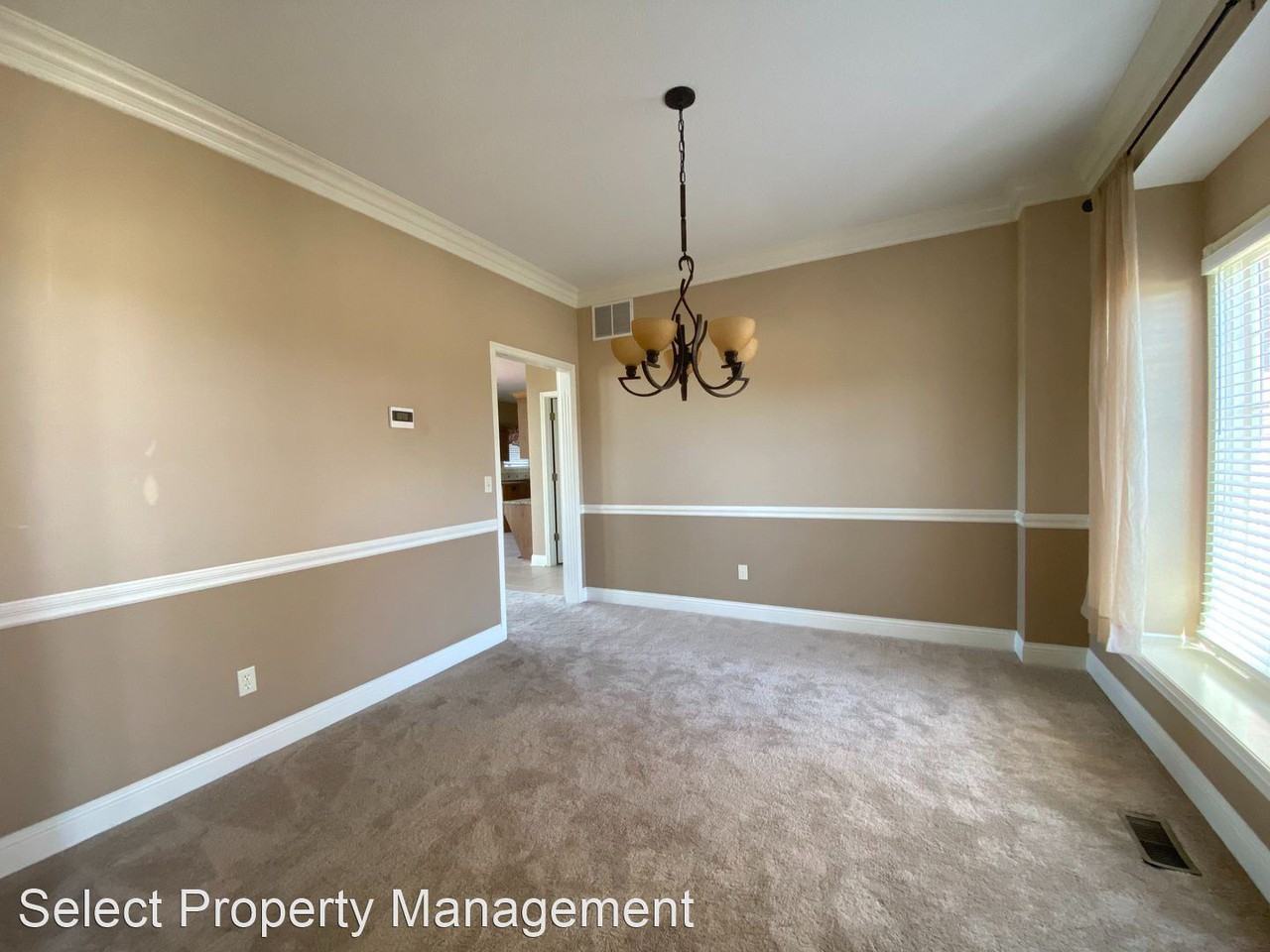 1903 Worthington Dr - Photo 3 of 35