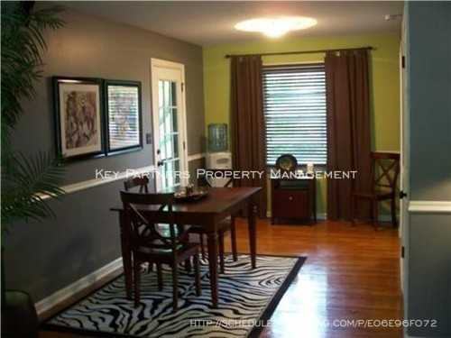 4847 Ne Chouteau Dr - Photo 2 of 10