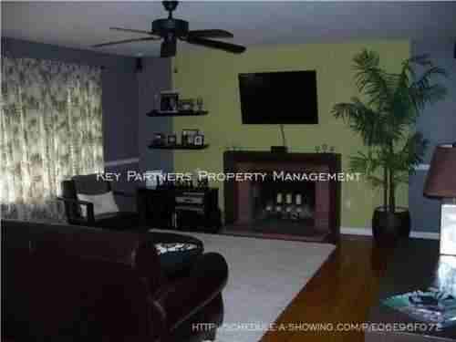 4847 Ne Chouteau Dr - Photo 3 of 10