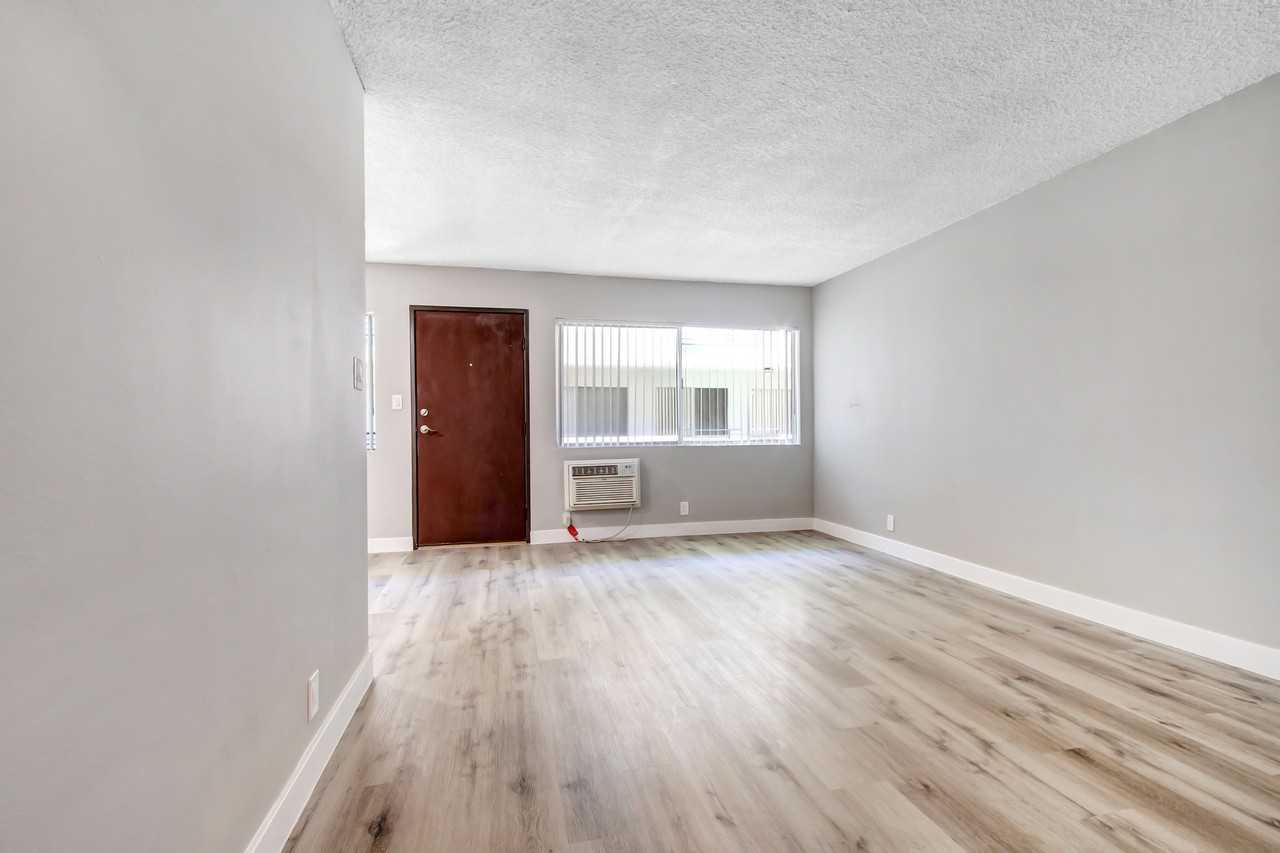 5112 Laurel Cyn Apartments - Photo 5 of 56