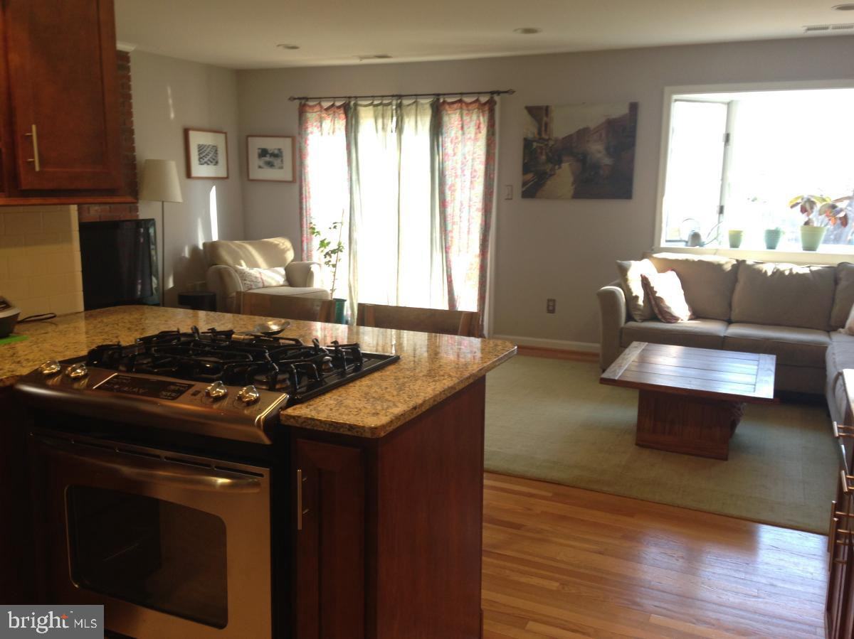 1905 Cherri Dr - Photo 3 of 48