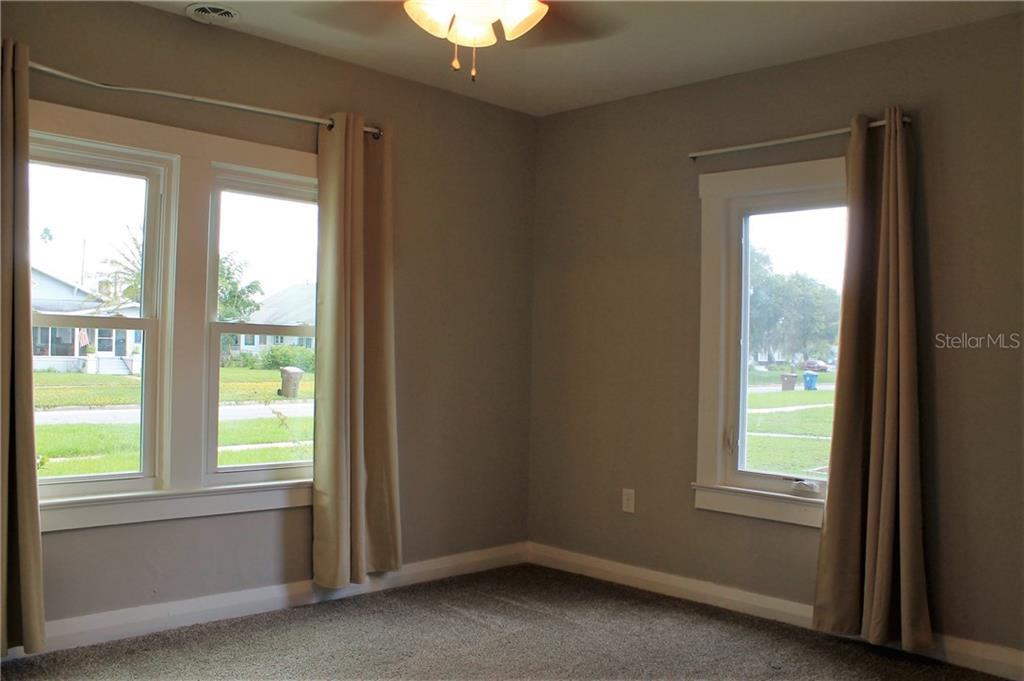 316 E Johnson Ave - Photo 3 of 18