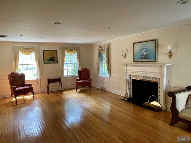 101 Chestnut Ridge Rd - Photo 3 of 18