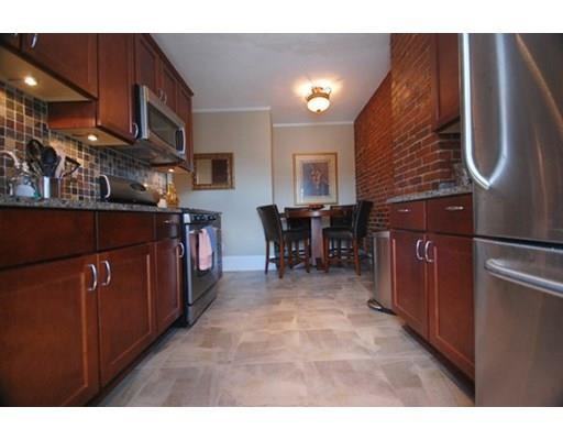 919 Beacon Street #3C - Photo 2 of 5