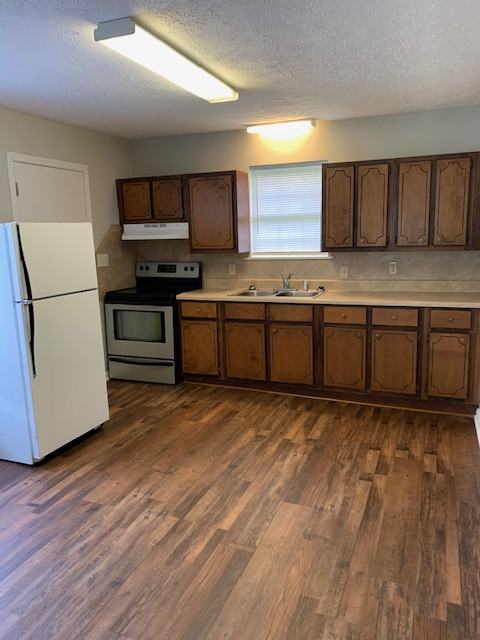 40 Monroe Avenue - Photo 2 of 6
